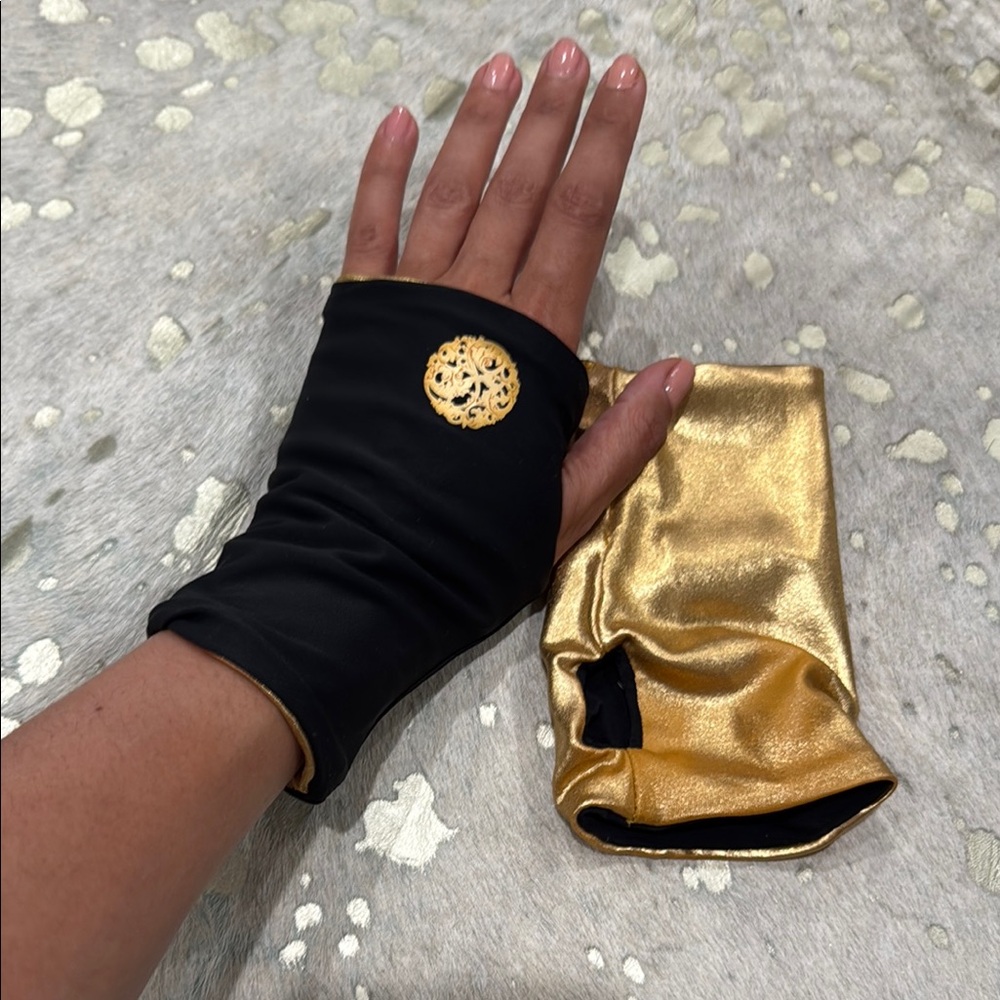 Elegant Black and Gold Women's Sun Gloves